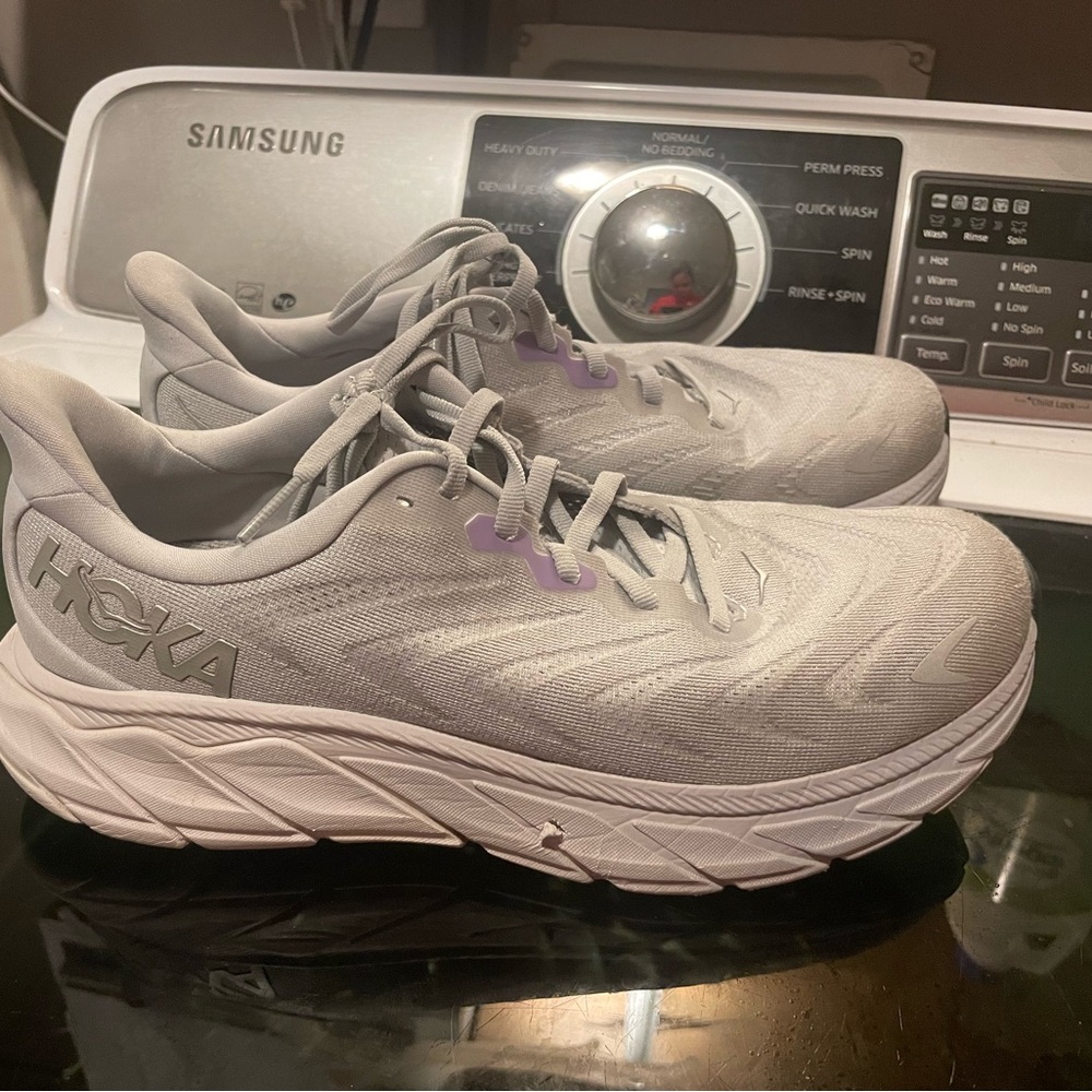 Women’s size 8.5D (wide) Arahi Hoka’s.